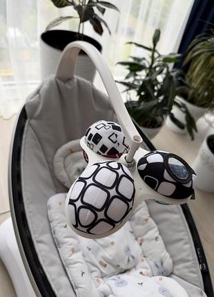 Захитуючий центр 4moms mamaroo 9