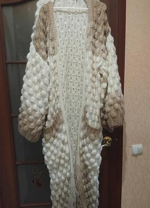 Жіночий в'язаний кардиган ,довгий, молочний з бежевим