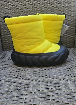 Теплі дутики crocs overpuff boot cyber yellow 6