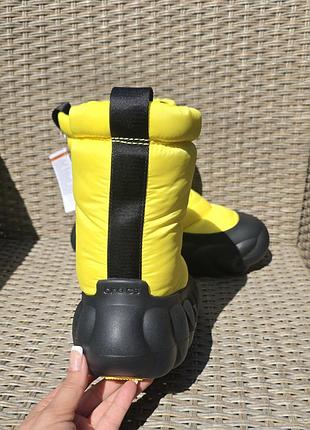 Теплі дутики crocs overpuff boot cyber yellow 8