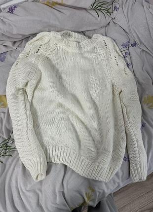Продам светр жіночий молочний с-м