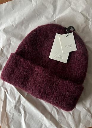 Жіноча тепла зимова шапка zara