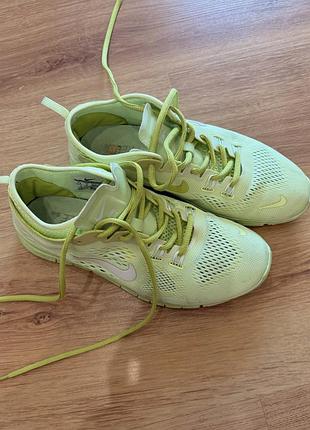 Кросівки жіночі nike free tr fit 4 volt/light green, розмір 38.5
