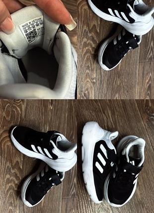 Кросівки унісекс adidas чорно-білі