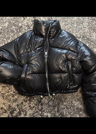 Продам укорочений пуфер bershka