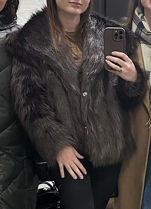 Жіноча шуба, коротка, з хутром, коричнева