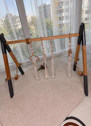 Розвивальна іграшка монтессорі baby gym, підлоговий мобіль, тренажер, стійка