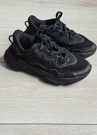 Кросівки дитячі р-р 35.5 adidas ozweеgo