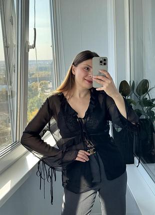 Прозора чорна блуза на завʼязках