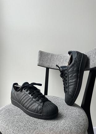 Шкіряні осінні чоловічі класичні кросівки кеди взуття adidas superstar