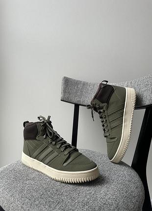 Осінні зимові класичні спортивні кросівки кеди взуття високі adidas