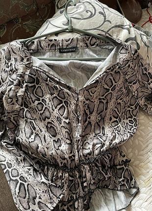 Жіноча блузка cameo rose у зміїний принт, розмір l/xl