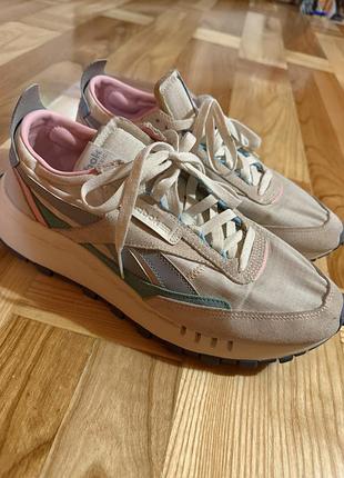 Кросівки жіночі reebok бежеві