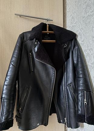Куртка жіноча bershka зимова чорна