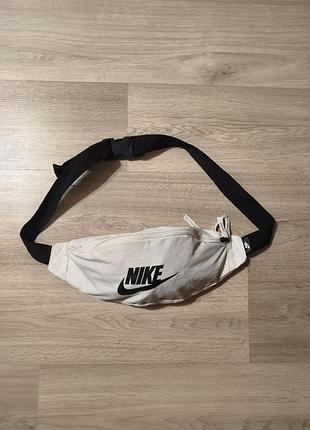 Банaнка nike