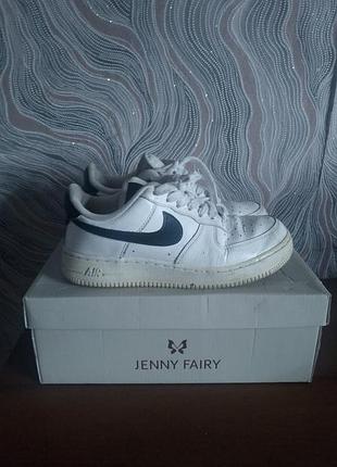 Кросівки nike air force 1 білі з синім логотипом