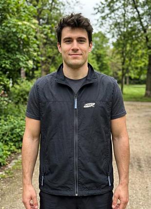 Мужская спортивная жилетка tcm running gear (xl) / светоотражающая жилетка для бега и активного отдыха