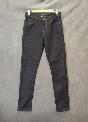 Темно синие зауженные женские джинсы.rica levis.