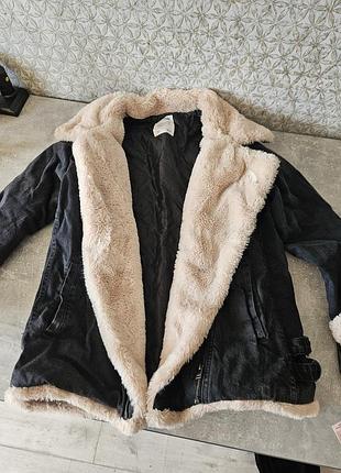 Куртка жіноча pull and bear чорна з хутром oversize