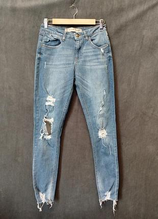 Сині вузькі рвані джинси. denim co.