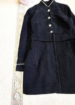 Эффектное черное пальто-пиджак zara basic в стиле милитари 6