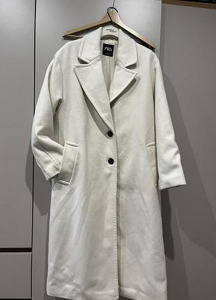 Пальто жіноче zara біле