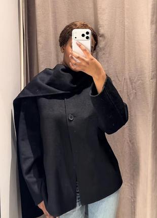 Пальто шерстяное zara с шарфом