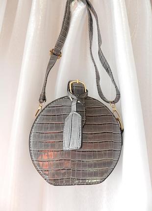 Стильная сумка трендовая клатч crossbody лакированная экокожа фактура крокодил в комплекте короткая и длинная ручка