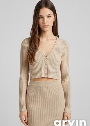 Укорочений кардиган у рубчик від bershka.🩷