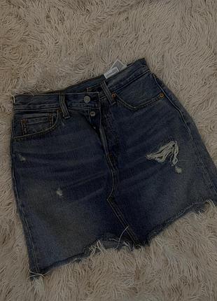 Жіноча міні-спідниця levi's джинсова синя з потертостями