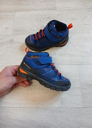 Черевики на хлопчика quechua waterproof оригинал.