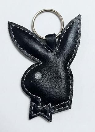 Брелок playboy подвеска сувенир плейбой ручной работы из натуральной кожи. кролик подвеска на сумку или ключи