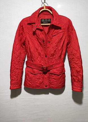 Красная легкая куртка barbour flyweight alex quilt 10/36