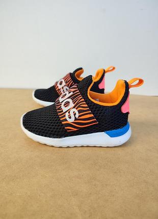 Стильные кроссовки adidas