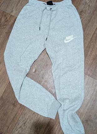 Спортивні штани чоловічі nike сірі