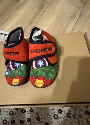 Оригинальные тапочки пинетки marvel avengers (мстители), р. 26 (16-16.5 см) в идеале