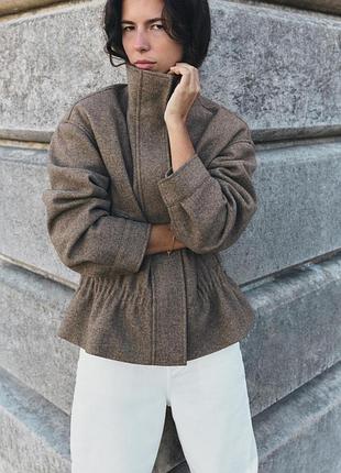 Куртка жіноча бежева zara new