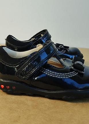 Лакові шкіряні туфлі clarks (світяться) 3