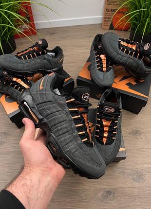 Кросівки чоловічі nike air max 95 чорні з помаранчевим