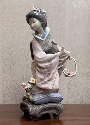 Фарфоровая статуэтка lladro «митико».
