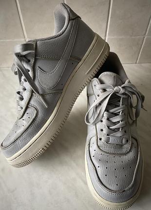Брендовые кожаные кроссовки.оргинал