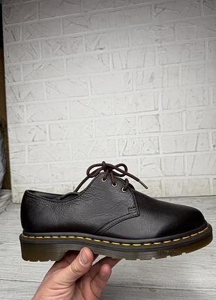 Крутые темно коричневые туфли dr.martens мартинсы
