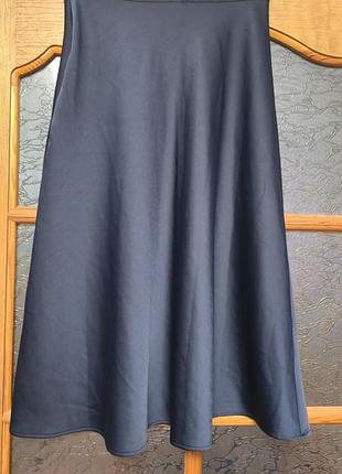 Сатинова спідниця міді h&m (розмір s / eur 36) — темно-синя