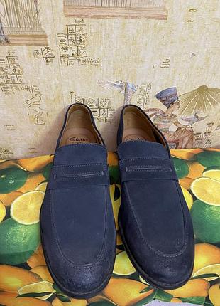 Чоловічі змшеві лофери clarks