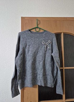 Светр h&m з прикрасою бант