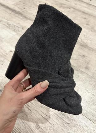 Трендові фетрові ботильйони zara з драпуванням / вузлом