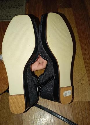 Босоніжки guess 5