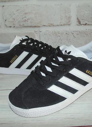 Улетающие кроссовки adidas gazelie 3