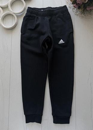 6,7 років, зріст 122 теплі спортивні штани для хлопчика на флісі  adidas (адидас)  артикул 28797