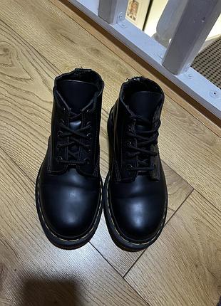 Черевики жіночі dr. martens чорні, розмір 36, довжина устілки 22.5-23 см, шкіра